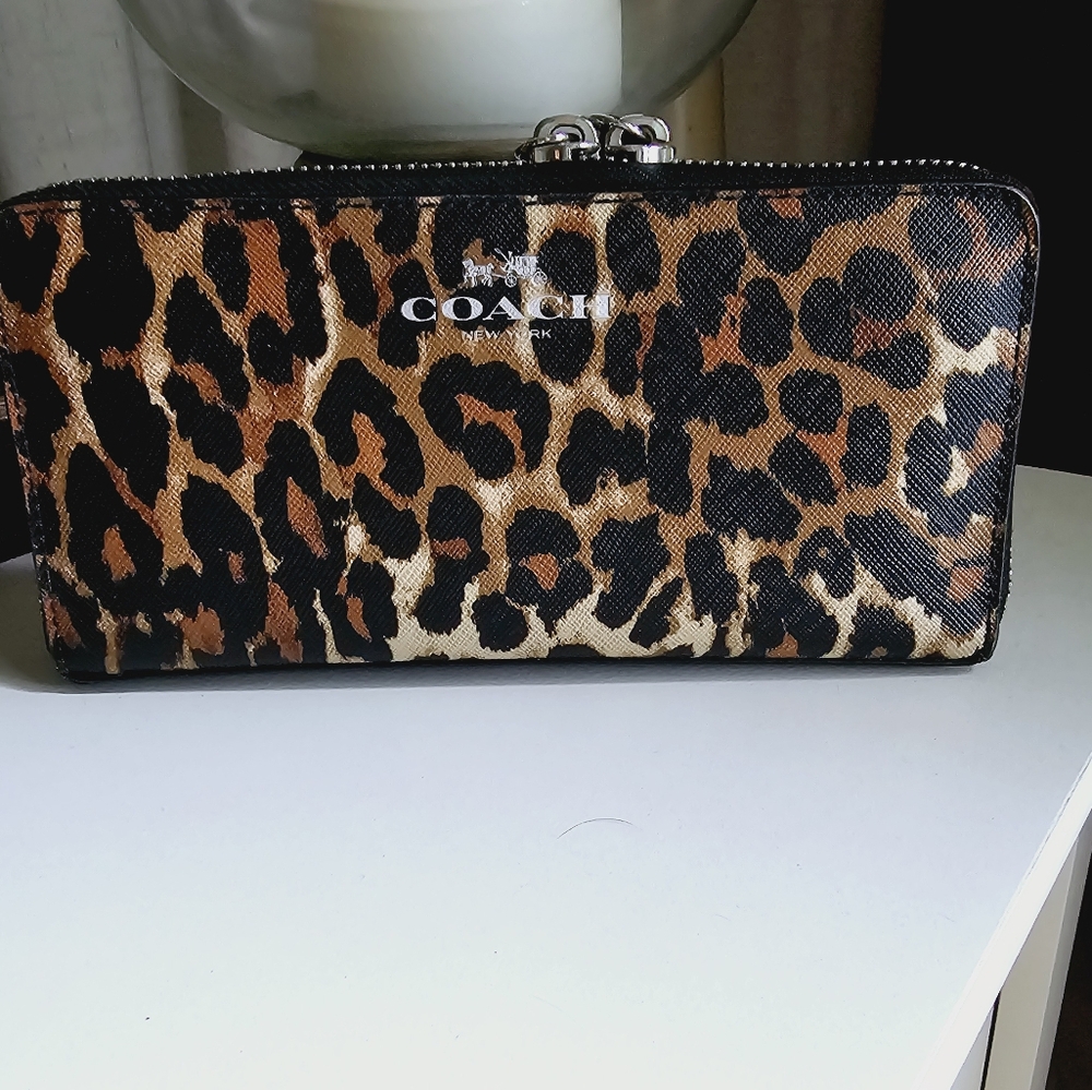 Coach Wallet Cheetah print